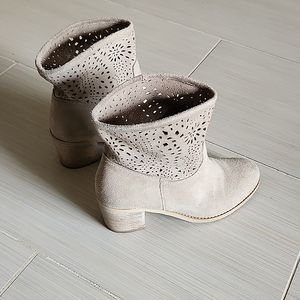 Tan/taupe ankle boots with cutout design, suede
